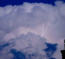 Lightening strikes by MarianBendeth