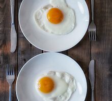 fried eggs by Joana Kruse