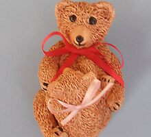 Emma Bear mum and girl by Alex Gardiner