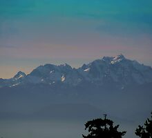 Mountainous Glow by starlitewonder