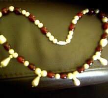 Handmade, glass necklace by anaisnais