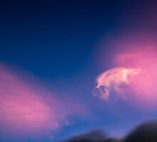Floating nacreous cloud (6jan 2011) by Stefán Kristinsson