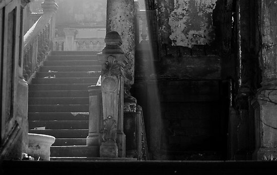 Lose the light. by flarrea