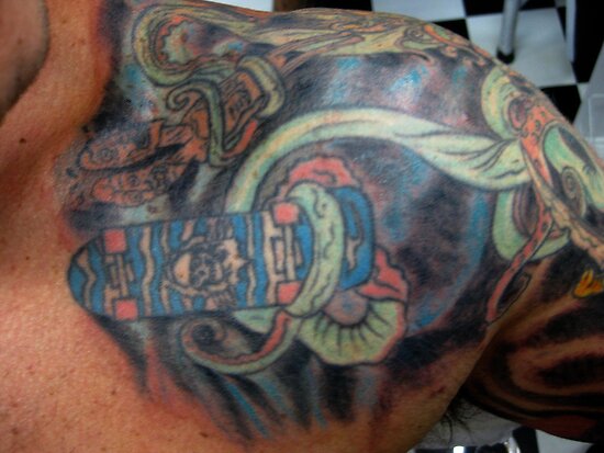 tatuagem skate tattoo. Detail of a Todd Schorr painting tattoo adaptation.